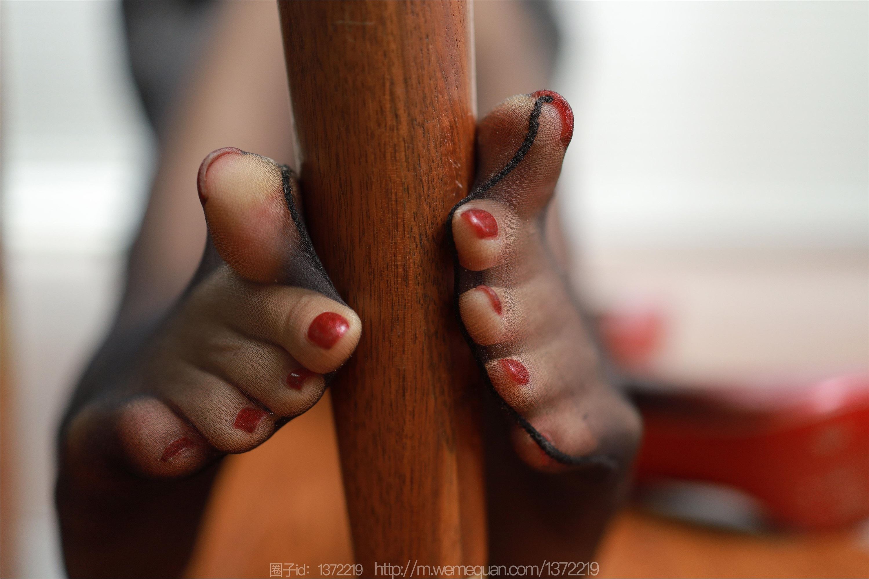 IESS异思趣向  2023.02.15 丝享家 1362 美子《桌底游戏》